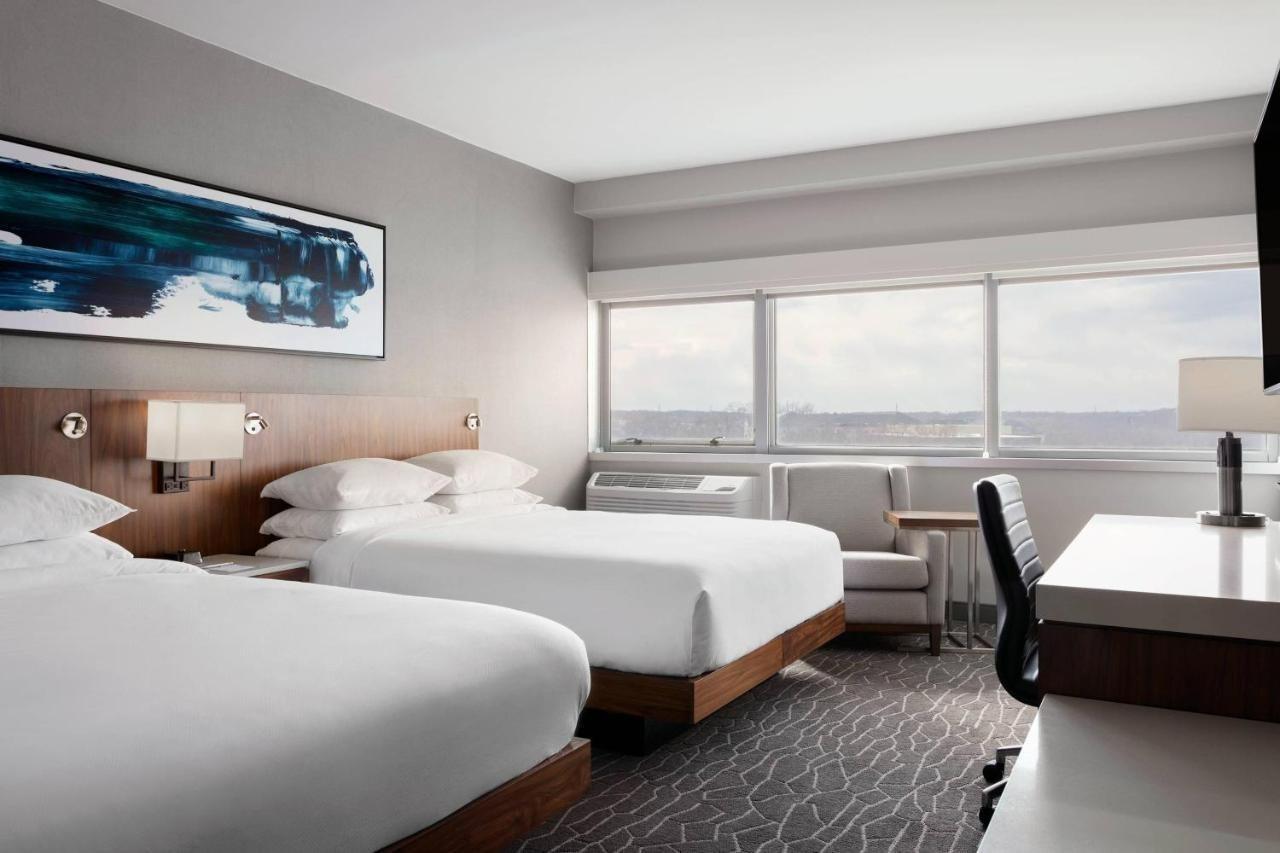Delta Hotels By Marriott Woodbridge Iselin Exterior photo